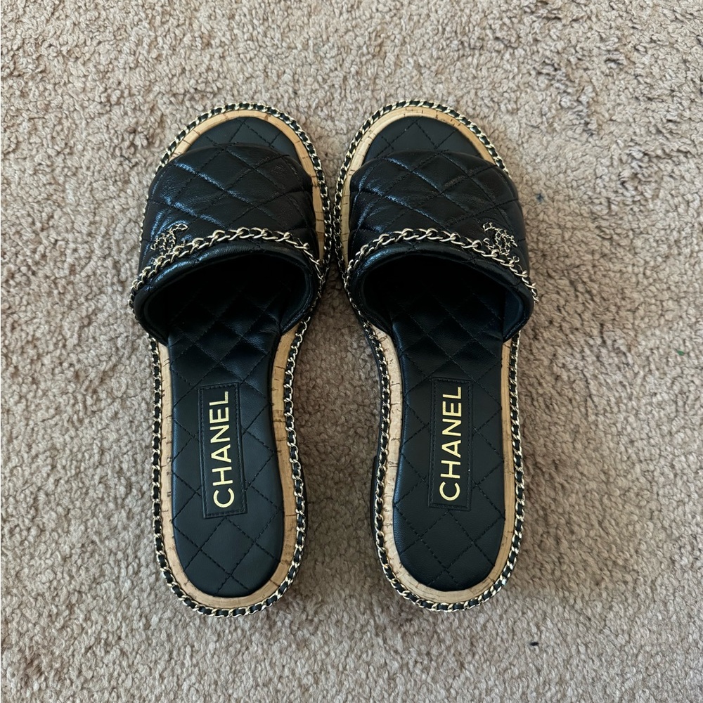 CHANEL Black Quilted Sandals with Gold Chain